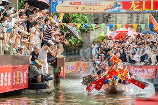 记者：海港队今日集结 前期训练由孙祥负责&新帅1月正式亮相